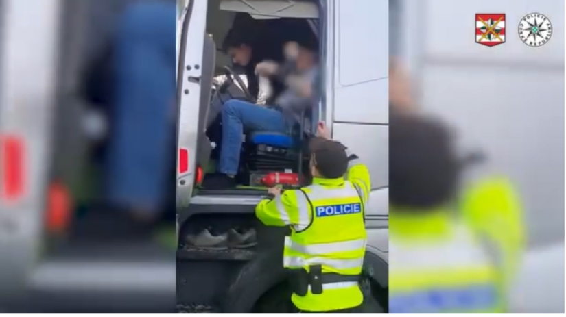 VIDEO Sufer narazil do stromu mysleli si ze bol opity nakoniec to bolo omnoho vaznejsie