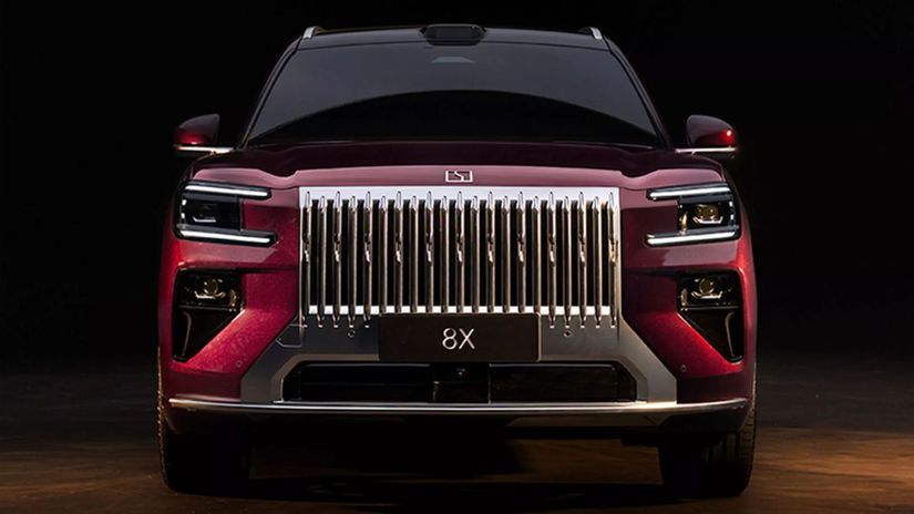 Zeekr 8X Cinske SUV ma 1 400 koni a dojazd 1 000 km Z prednej strany zahanbi aj rolls