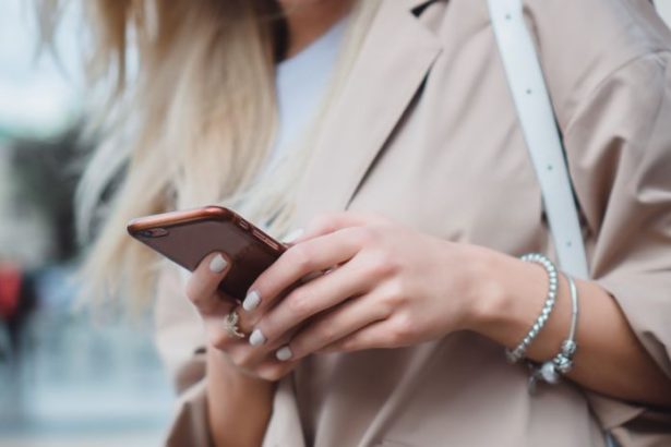 oblubeny online gigant pod palbou detske sexualne babiky zbrane a toxicky tovar zakaz predaja je na stole