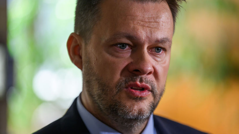 prekvapenie pre migala hlas a sns ho pri hlasovani o dovere nepodporili