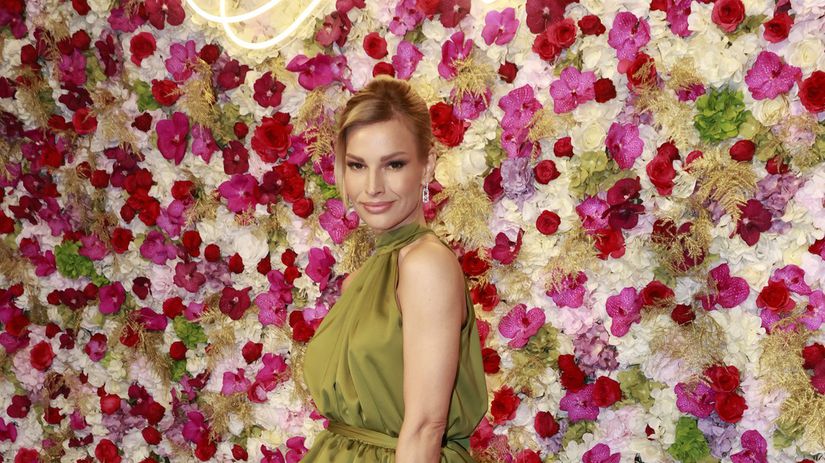 pri tragickej nehode prisla o manzela dnes ceska moderatorka ziari takto sa petra svobodova predviedla na plese kde sa tancovalo az do rana