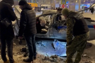 smrtelny utok v moskve muz odpalil vybosninu pri policajnom aute video to zachytilo