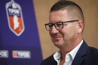 sokujuce Majitel slovenskeho hokejoveho klubu skoncil za mrezami Je podozrivy z ublizena na zdravi a vydierania