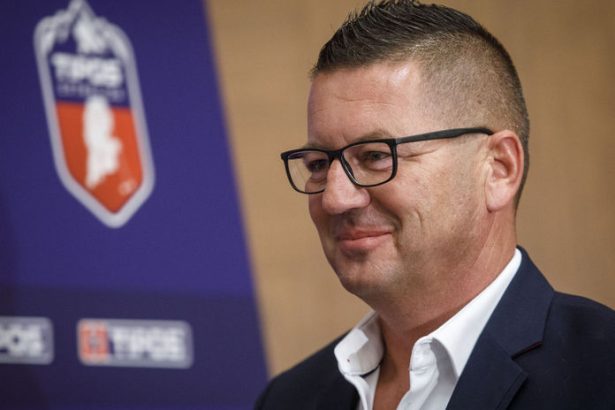 sokujuce Majitel slovenskeho hokejoveho klubu skoncil za mrezami Je podozrivy z ublizena na zdravi a vydierania