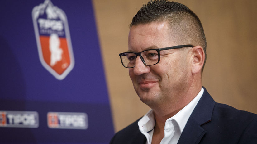 sokujuce Majitel slovenskeho hokejoveho klubu skoncil za mrezami Je podozrivy z ublizena na zdravi a vydierania