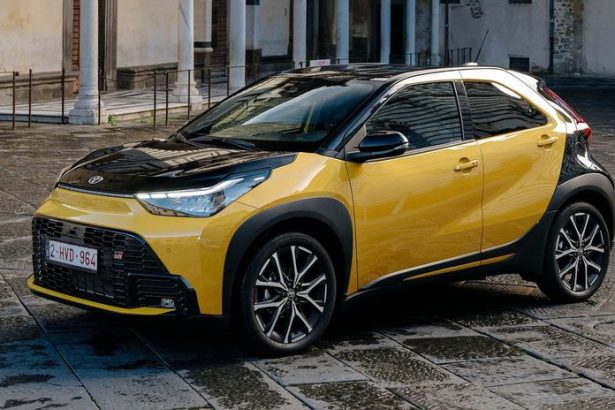 videotest modernizovana toyota aygo cross mestsky sikovnik s dospelackou technologiou