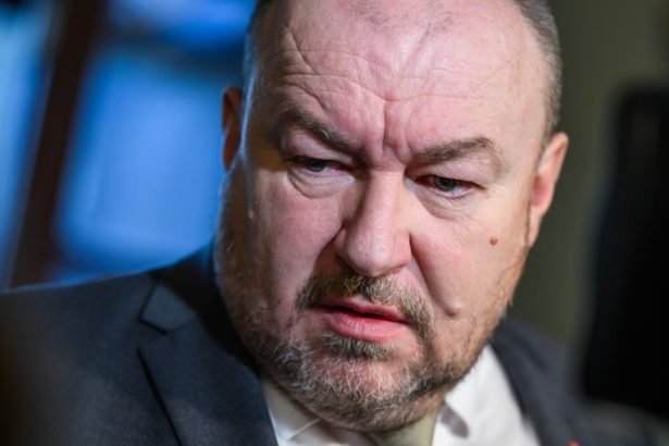 znechuteny huliak znovuzvolenie kovacika za sefa szf oznacil za katastrofu delegatom poslal odkaz