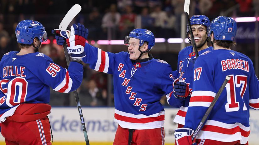 Adam Sykora hviezdou zapasu Prvy gol Slovaka v NHL pri debute na slavnej Madison Square Garden
