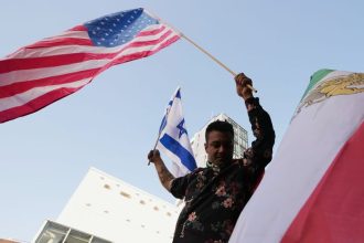 Bola to loz Izraelciani pouzili tu istu taktiku akou nas vtiahli do vojny v Iraku tvrdi sef protiteroristickeho strediska USA Na protest rezignoval