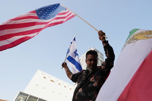 Bola to loz Izraelciani pouzili tu istu taktiku akou nas vtiahli do vojny v Iraku tvrdi sef protiteroristickeho strediska USA Na protest rezignoval