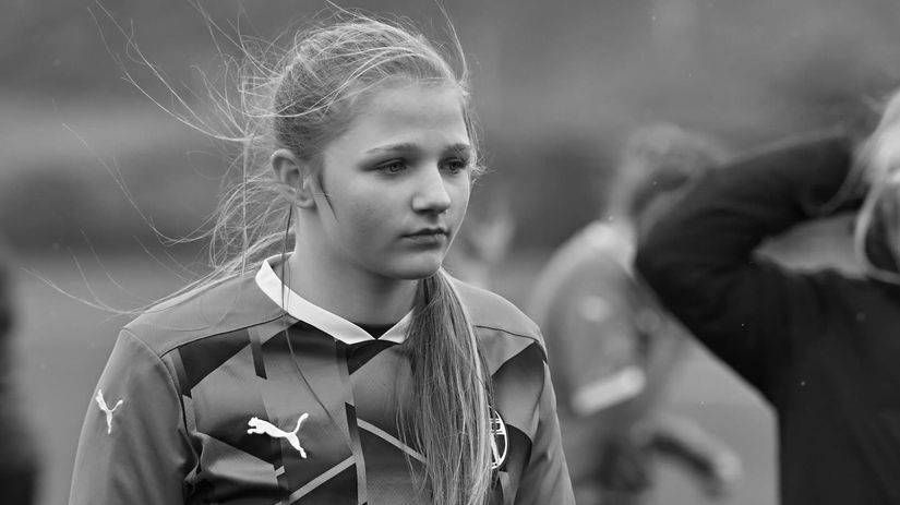 Cesko zasiahla smrt iba 16 rocnej futbalistky Bola si sucastou nasho pribehu reaguje klub