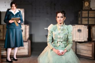 Ivana Kolosova Po Adele Ostroluckej hram v Troch sestrach od Cechova Aj ja sa obcas citim unavena ako Irina