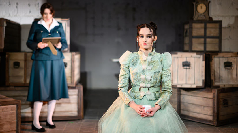 Ivana Kolosova Po Adele Ostroluckej hram v Troch sestrach od Cechova Aj ja sa obcas citim unavena ako Irina