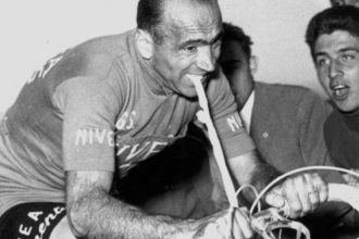 Jeden den zlomenaklucnakost na druhy den rameno najhorsie vsak prislo neskr slavna fotografia vznikla v totalnej bolesti