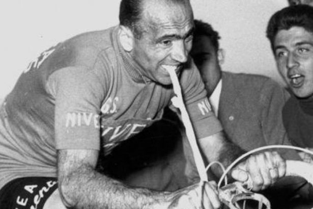 Jeden den zlomenaklucnakost na druhy den rameno najhorsie vsak prislo neskr slavna fotografia vznikla v totalnej bolesti