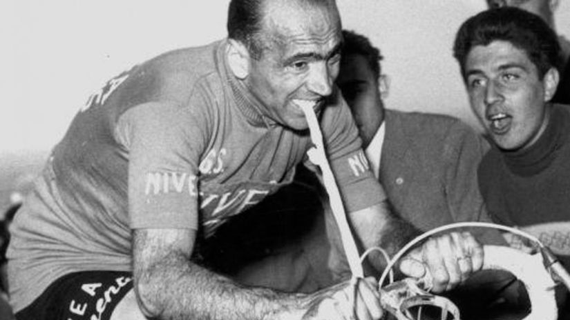 Jeden den zlomenaklucnakost na druhy den rameno najhorsie vsak prislo neskr slavna fotografia vznikla v totalnej bolesti