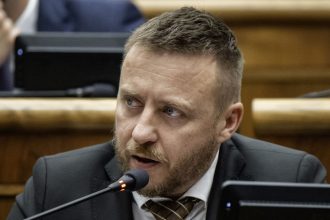 Kotlar predstavil nove tvrdenia o vakcinach odkazuje na Pekovu aj toxikologa Pfizeru