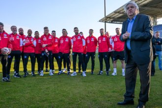 Krasne gesto SFZ Vencel bol nadseny Legendy z Belehradu sa zucastnili na treningu pred zapasom proti Kosovu