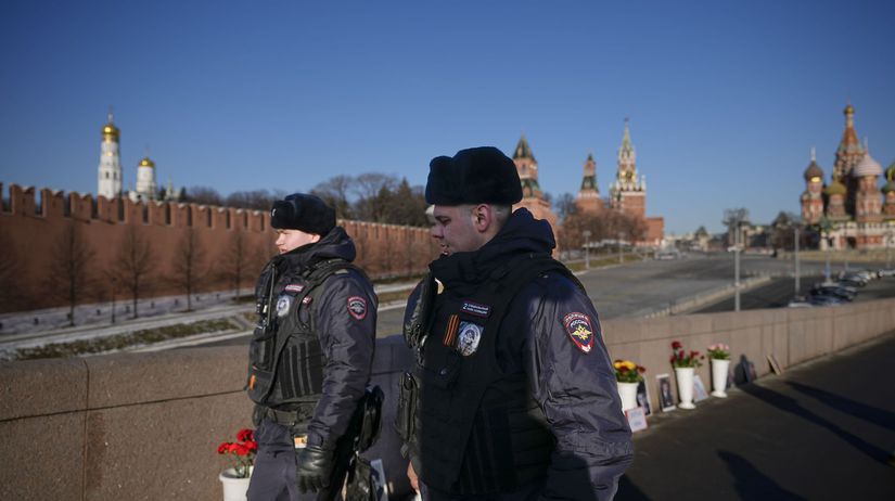 Kremel zosilnuje Rusko mesiace vypina internet a umlcava protesty