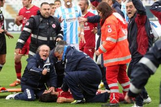 Najsmutnejsi futbalovy pribeh s dojivym koncom Prisiel o rodicov brat spachal samovrazdu K umirajucemu Talianovi sa nedokazala dostat sanitka