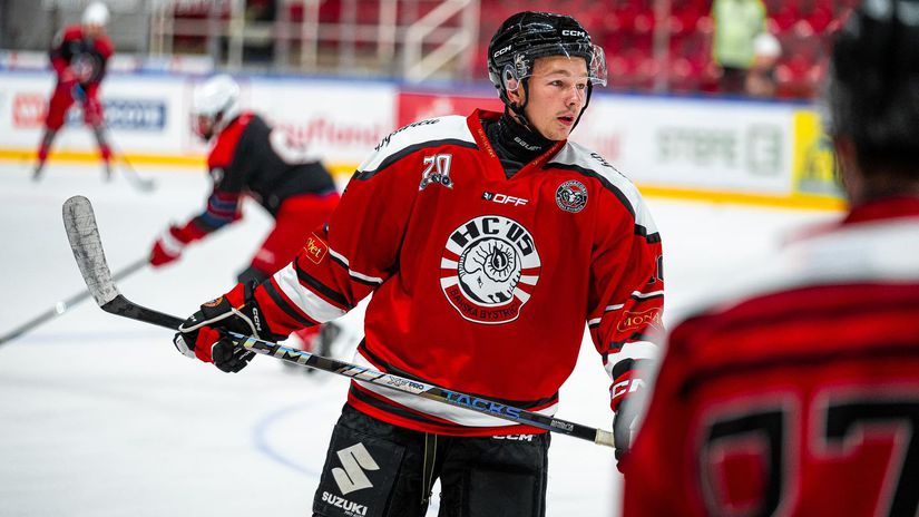 Narodil sa v Posku jeho rodiia s z Ukrajiny on reprezentuje Slovensko Po spenej sezne je v domcej lige najlep