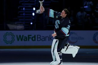 Necakane zakopnutie lidra vychodnej konferencie Carolina padla na lade Seattlu