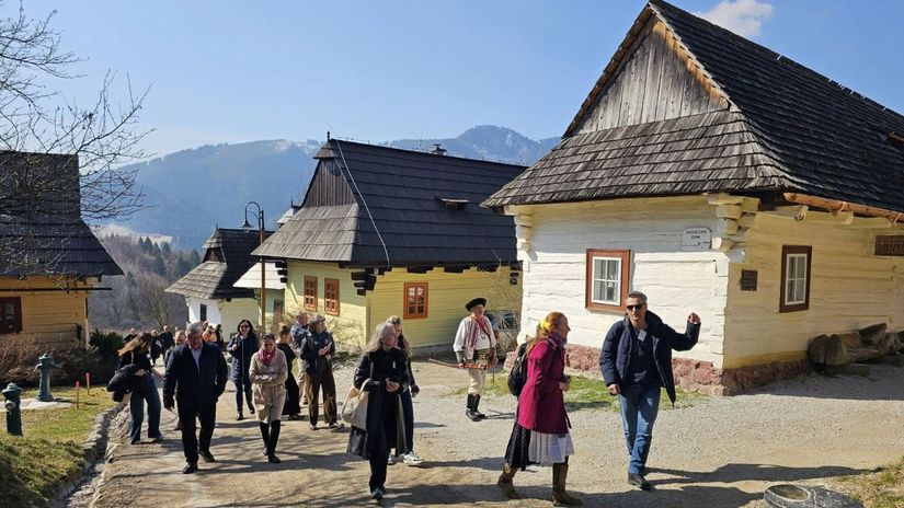 Nori navstivili Vlkolinec vital ich urazlivy spravny napis samosprava musela hostom vysvetlit o co ide