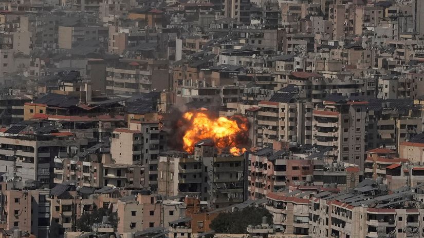 ONLINE Iran hrozi utokmi na banky ludi vyzval aby sa drzali kilometra od nich ohrozena je najma jedna krajina