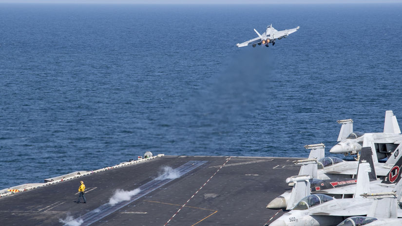 ONLINE USA sa posmievaju Iranu za tvrdenia o potopeni ich pychy USS Abraham Lincoln sa plavi k Hormuzskemu prielivu