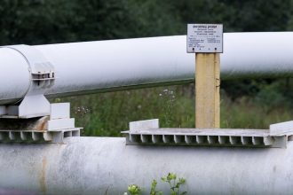 Odbornici z EU idu skontrolovat Druzbu Slovensko a Madarsko pri stole chybaju