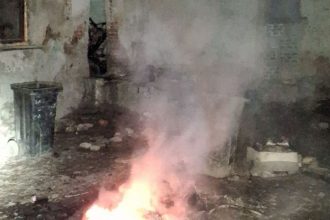 Odpad palili priamo pred domom nasledne doslo k vybuchu incident v Uzovskej Panici ma dvoch zranenych