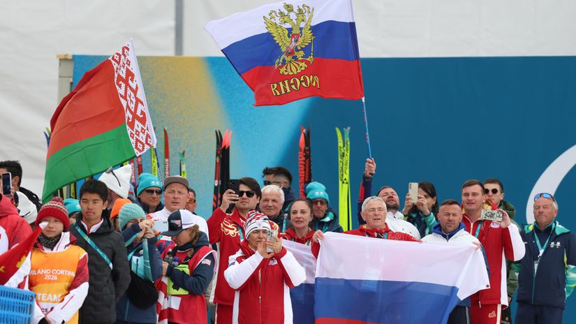 Paralympionici sa otocili Rusku chrbtom Svet si pripomenul odvazne gesto ceskoslovenskej legendy voci Sovietom