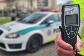 Policia odhalila 61 vodicov pod vplyvom alkoholu na to jej stacilo iba 25 hodiny