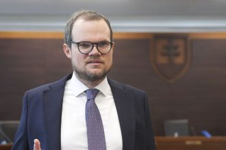 Rezort vnutra podal na advokata Curillovcov staznost Ma trpiet za svoje statusy