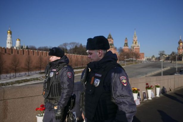 Ruski policajti zarabaju ovea menej ako slovenski Nespokojnych posiela najbohatsi poslanec na front
