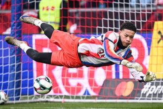 Situacia v Bayerne nema v histori obdobu Nemecky gigant zveril osud do ruk piateho brankara