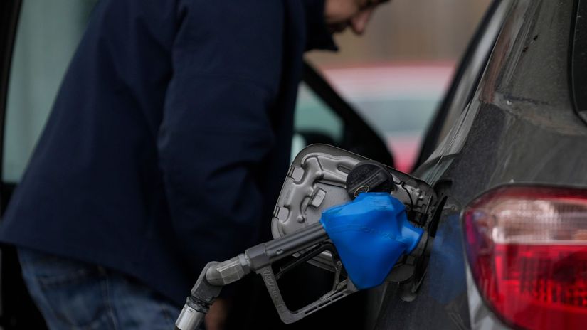 Slovaci vo velkom nakupuju kanistre obavaju sa vysokych cien benzinu pozor modern paliva vsak nie su vhodne na dlhodobe uskladnenie