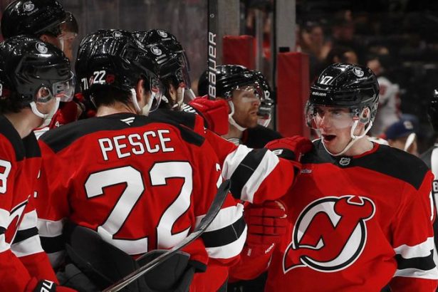 Slovenska noc v NHL Nemec skoroaval pri demolacii Floridy Slafkovsky prihral Kapanenovi