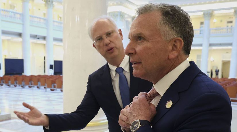 Spojenci z NATO vojensky podporuju Ukrajinu ale nie USA Dmitrijev radi Washingtonu co robit