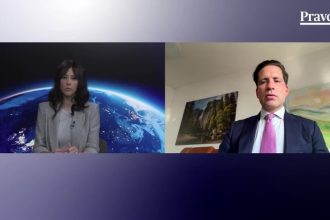 Staci jeden prieliv Preci konflikt v Irane zvysuje ceny benzinu aj v EU Energeticky sok by poslal Europu do stagflacie vysvetluje ekonom Kovanda