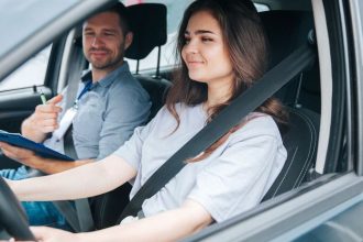 Stat odoberie vodicske preukazy aj za stare dlhy alebo chybajucu hotovost na pokutu Za co vam policajt moze zobrat doklady aj bez spachania priestupku ci sposobenia nehody