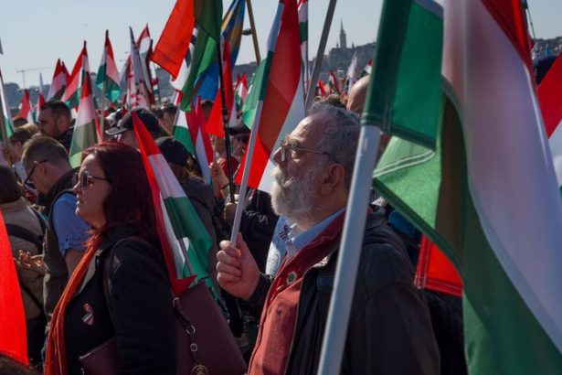 Suboj o davy ma vitaza Orbanov vikendovy prejav pocuvalo 58 tisic ludi Madarov takmer trojnasobok