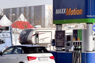 Tankovanie za hranicsami sa oplati Cenove rozdiely v palivach rastu slovenske cerpacky pritahuju Rakusanoch