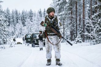 Totalna obrana 2 0 Finsko vyzyva rezervistov aby si do sluzby priniesli vlastne drony a zbrane
