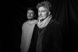 Tvrdi k a Bagin predstavuju svoju prvu spolocnu piesen Topole naspieval Juraj Benetin