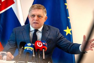 Uprednostnuje EU Ukrajinu pred Slovenskom a Madarskom Aj Kyjev by mal urobit gesto tvrdi analytik