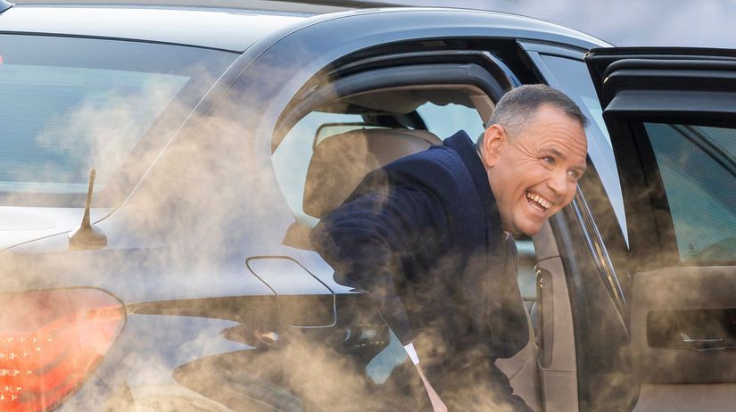 V susednej krajine zasiahli proti zdrazovaniu paliv prezident schvalil nizsie dane aj cenove stropy