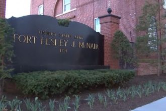 VIDEO Neznme drony vystrasili Americanov Lietali nad hlavami Rubia a Hegsetha