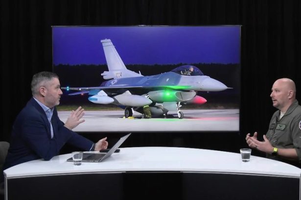 Velitel bojovej letky F16 pplk Gregor Najtazsie je tankovanie za letu Na vycviku bojujeme aj proti americkym pilotom