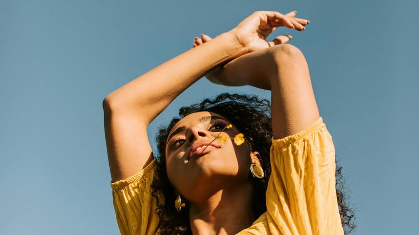 Zabudnite na nudu Jar 2026 ovladne farba ktora bude sediet kazdej zene Takto ju skombinujete do stylovych outfitov